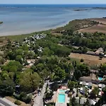 Zecamping 2 Etoiles Avec Animaux Acceptes Piscine A 4km De La Kemping 2*